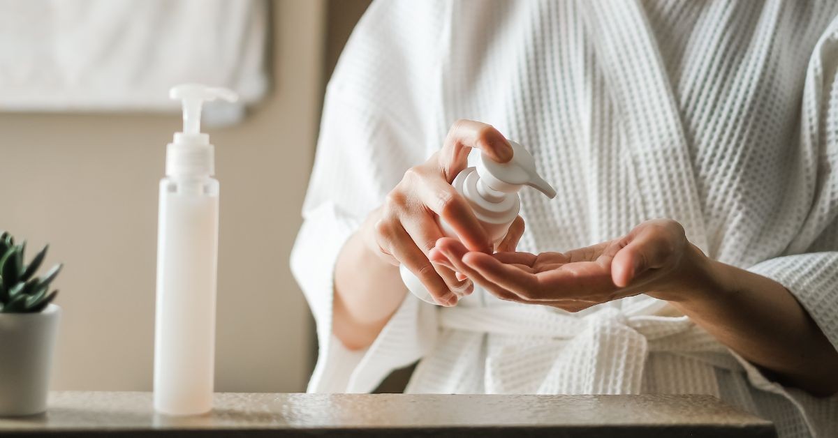 保養擦越多、爛臉機率反而飆升？7天肌斷食實測，教你把敏感、脫皮風險降到最低