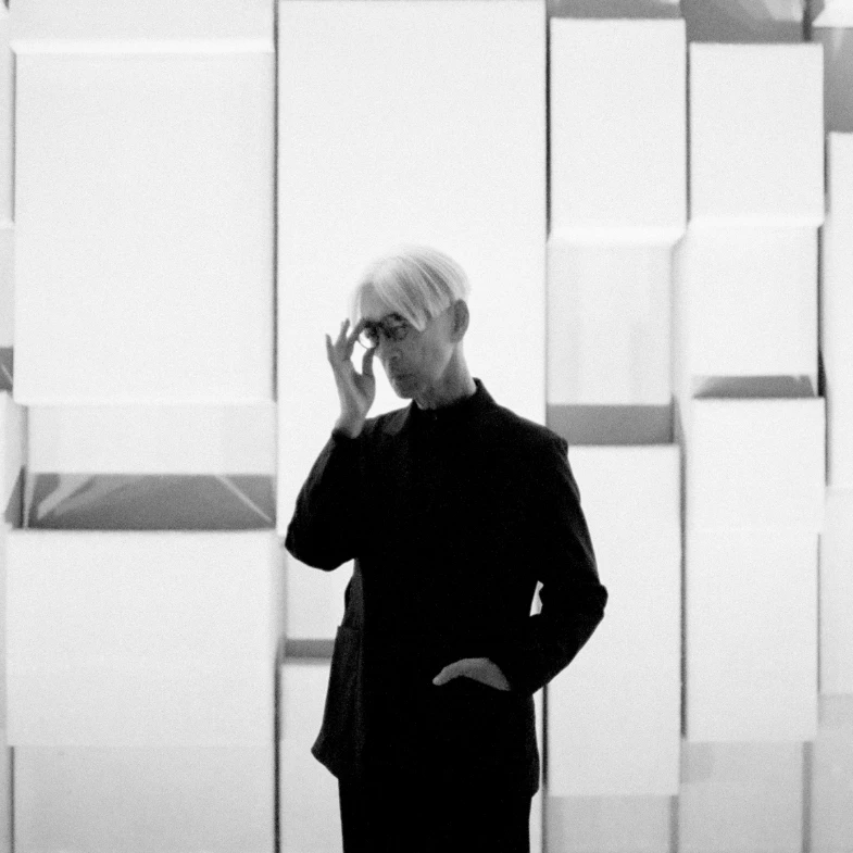 坂本龍一10個關鍵故事：奧斯卡配樂《末代皇帝》、神曲《聖誕快樂，勞倫斯先生》、最大個展十月登北美館