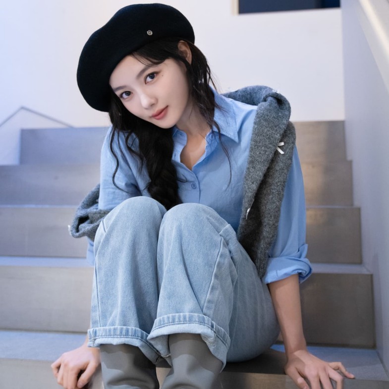 金裕貞示範秋季造型4招！襯衫＋牛仔褲穿搭輕鬆打造高級感