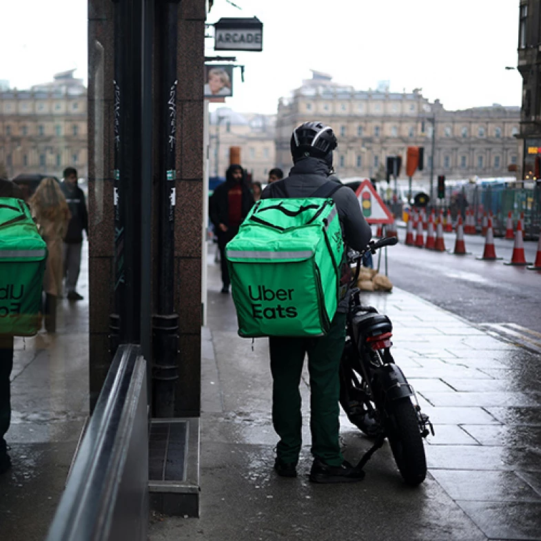 UberEats、Foodpanda恐大漲！2026全新外送專法上路，對於消費者有哪些改變？