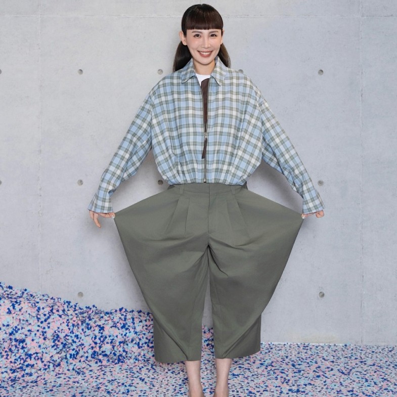 魏如萱43歲減齡穿搭4招：寬鬆剪裁＋童趣配色，日常搭配立刻上手