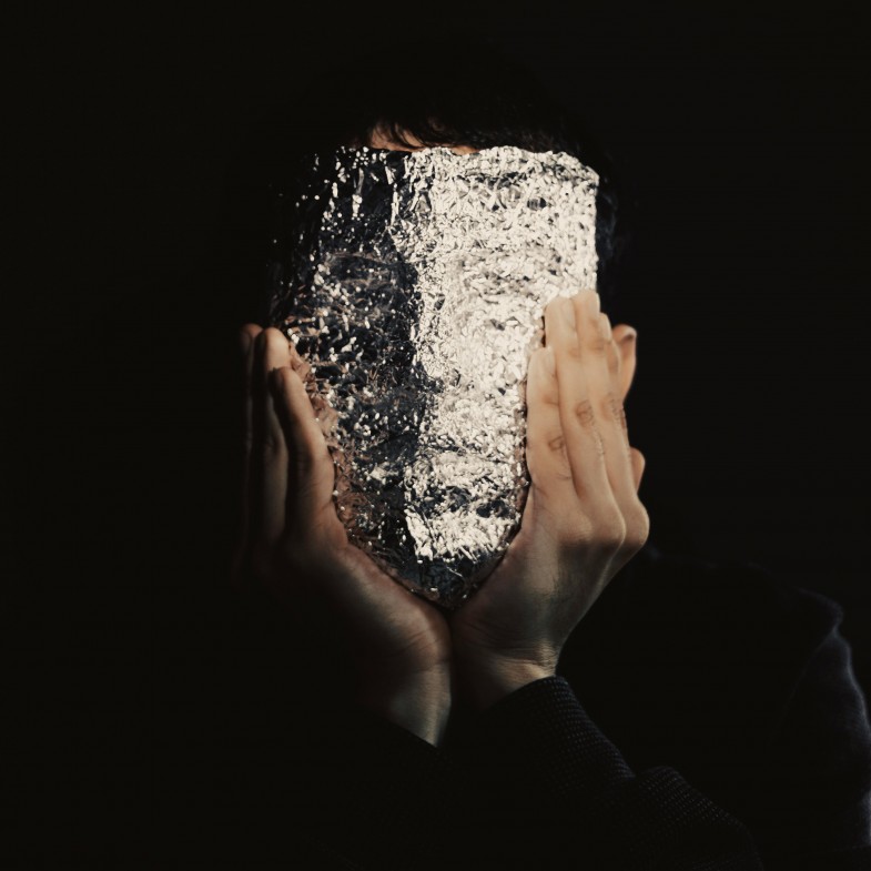 看起來超隨和，其實最愛暗算人？心理學揭「假朋友」的5大真面目