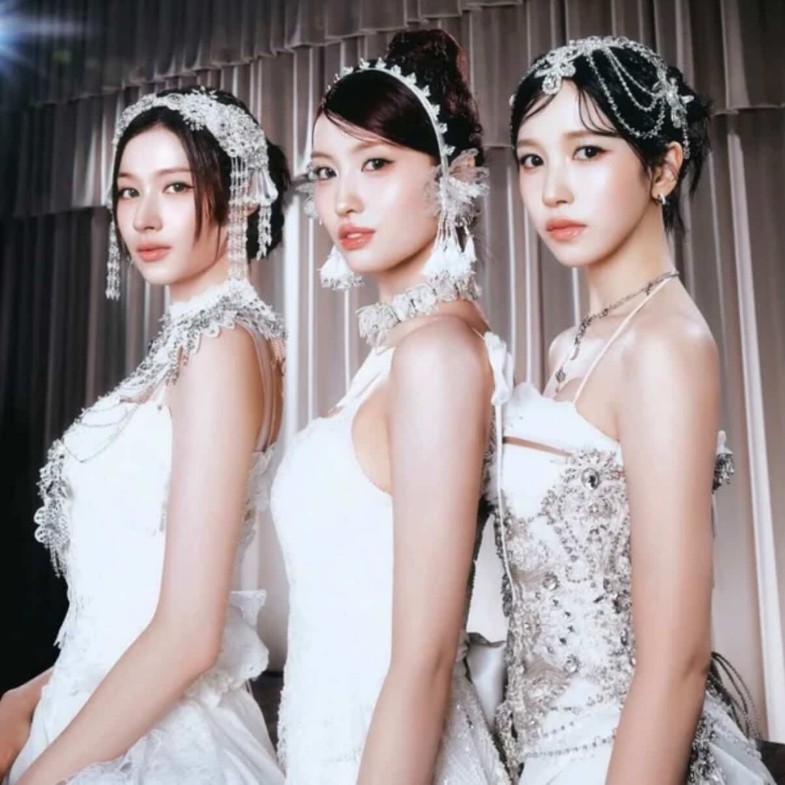 2026年2月K-pop樂壇神仙打架，BLACKPINK、IVE、ATEEZ先後發片！