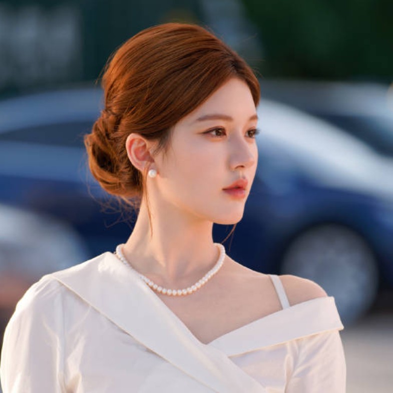 《許我耀眼》趙露思職場髮型解析！8款OL必學氣質造型攻略