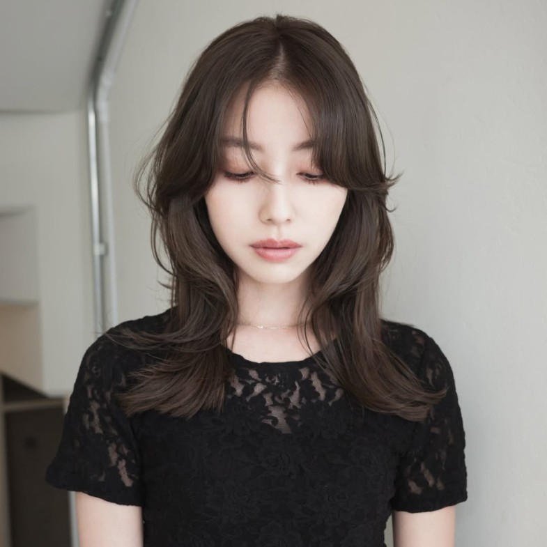 方臉女孩救星！2025河西剪髮型推薦10款，魚尾剪、內彎燙溫柔又小臉