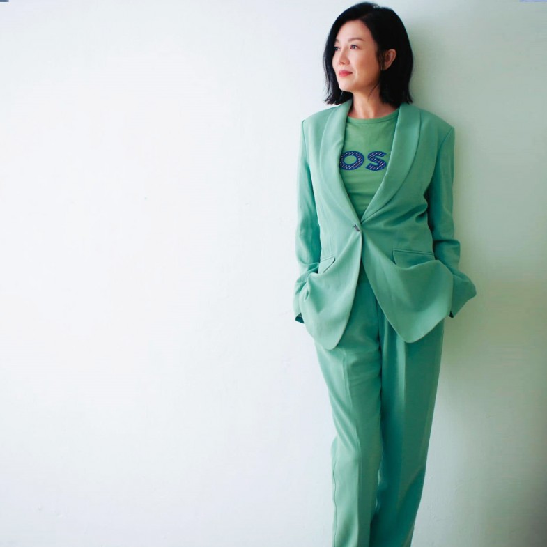 《陽光女子》票房破6.5億！苗可麗55歲減齡穿搭：私下竟是西裝控