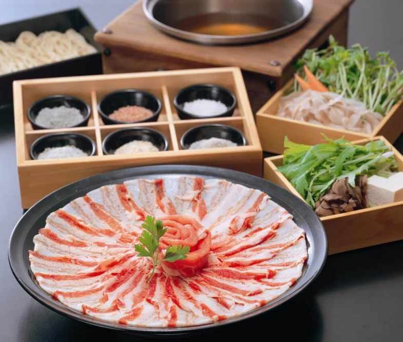 鹿兒島美食不只黑豬肉！6家必吃店家推薦，從百年老店白熊冰到深夜拉麵都有