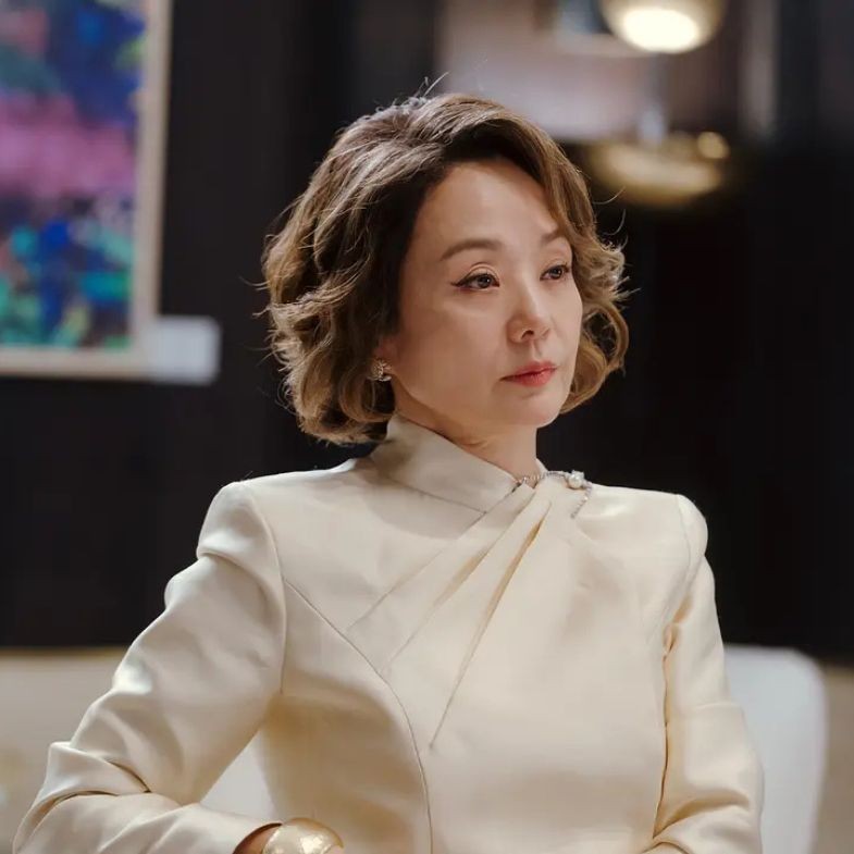 表面說金錢不重要，分手後卻要你歸還所有禮物的星座 TOP4：處女講道理，「這星座」的清算比會計還精準