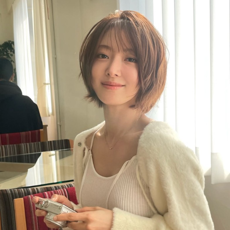 李世榮琥珀棕短髮爆紅！8款棕色短髮推薦，顯白修飾臉型又不挑人