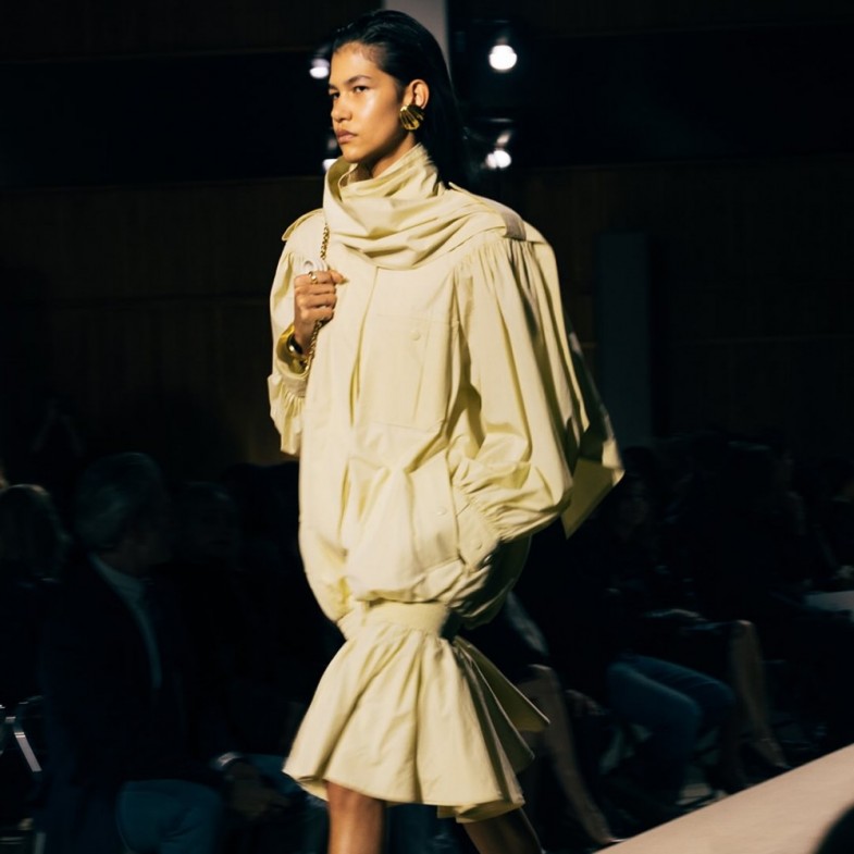 Chloé 2026 春夏系列5大亮點：融入高級訂製服元素，經典蕾絲洋裝是下一季熱賣焦點！