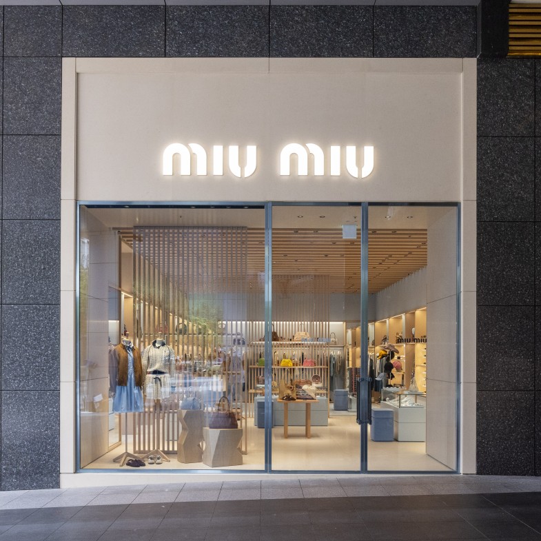 Miu Miu台北二號店插旗微風信義！店員激推熱賣Top5：「這2款」兩萬有找
