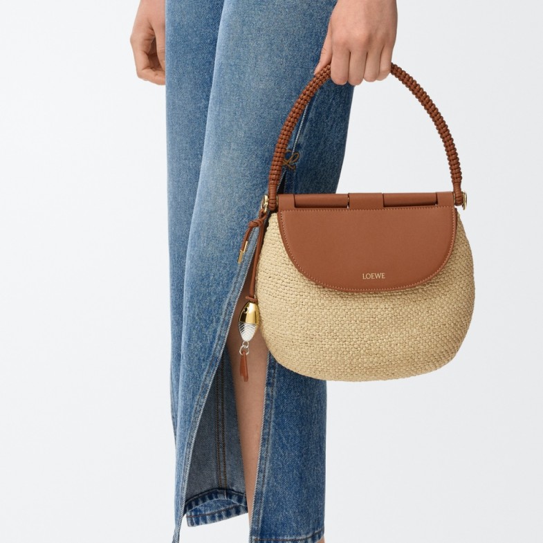 Loewe店員私推隱藏美包是「它」！編織元素搭配小牛皮拼接，是度假穿搭必備單品！