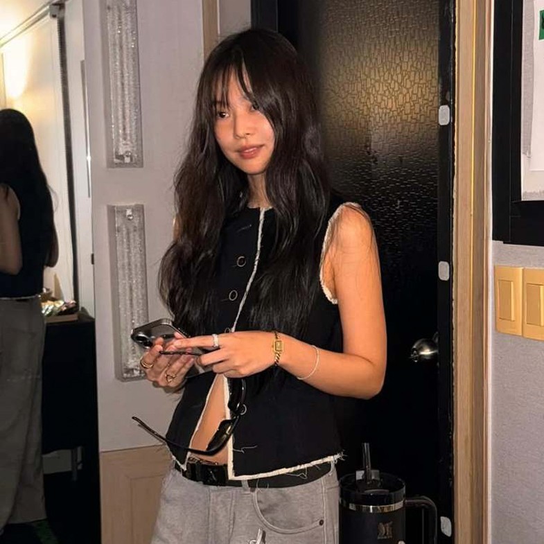 Jennie香奈兒「新款手鐲錶」店上詢問度高！卡地亞、寶格麗…7品牌同風格推薦