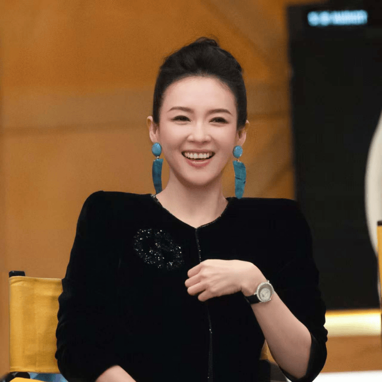 46歲章子怡為何都不會老？公開 4 大凍齡秘訣：睡滿8小時是基本，洗臉後「多一動作」更養膚