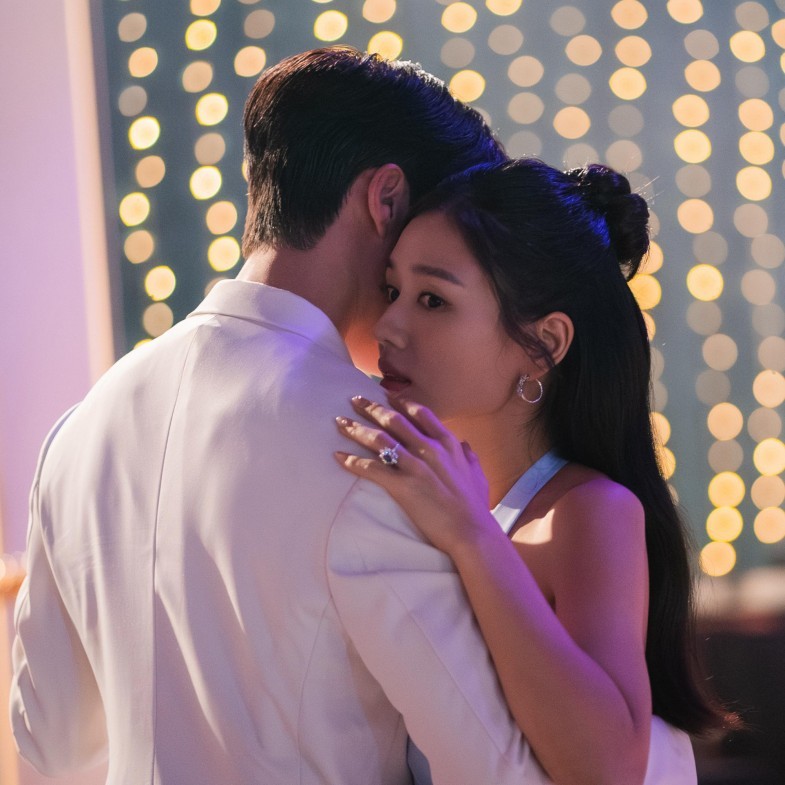 Netflix《一吻爆炸》線上看7亮點！張基龍、安恩真假情侶笑點連發