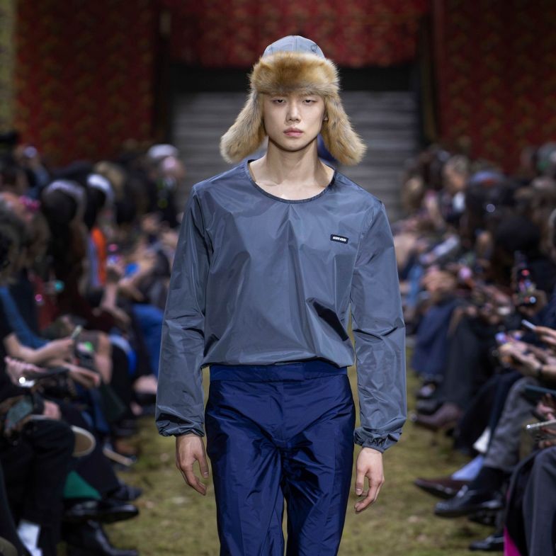 TXT然竣驚喜登上伸展台！Miu Miu 2026 秋冬大秀4大亮點：視線回到身體本身