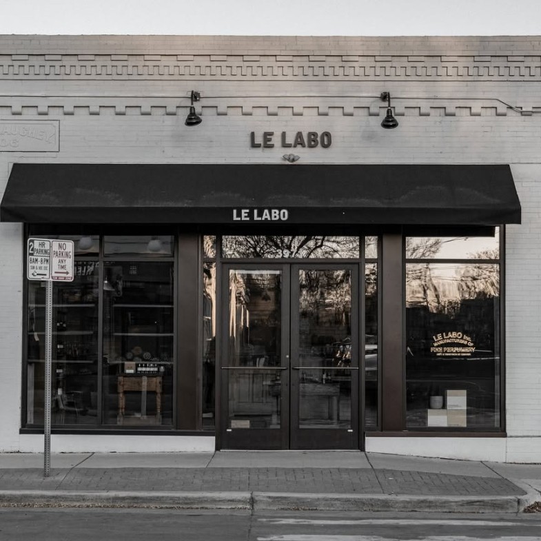 雅詩蘭黛2025逆勢成長！香氛事業破800億，Le Labo與Tom Ford帶動業績回溫｜美妝經濟