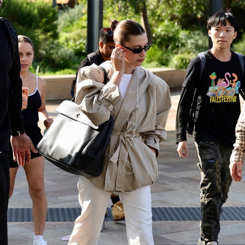 Chanel下一個「新經典」是它！小賈妻海莉比伯搶先上身！