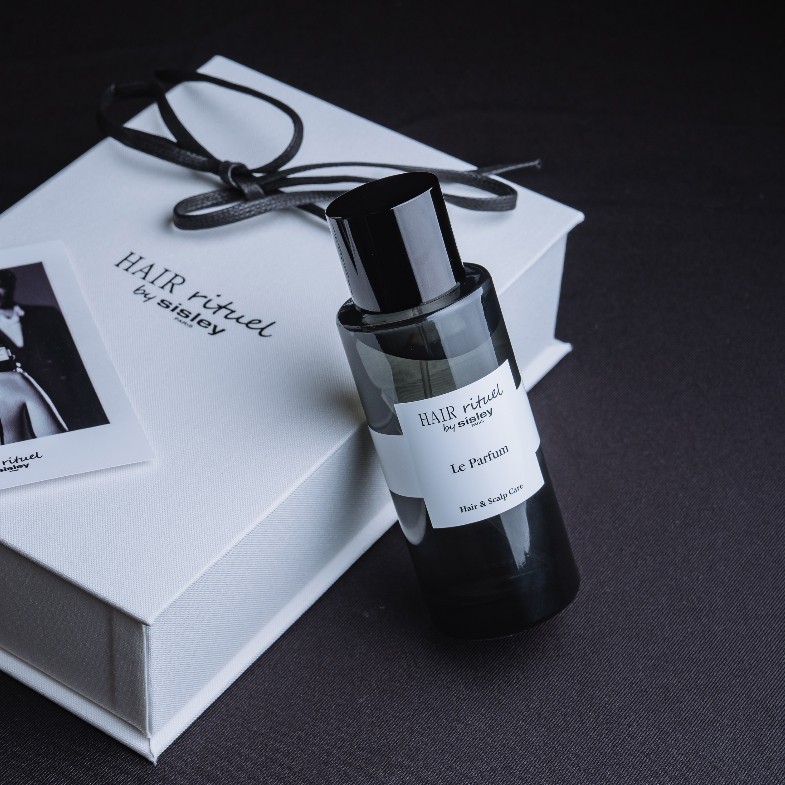 2025年末話題髮品推薦：Sisley髮香水、卡詩髮油、Aveda必買清單一次看｜美週buy一下