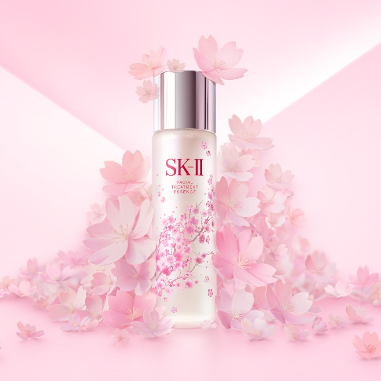 2026春季專櫃美妝新品速報！SK-II櫻花青春露、克蘭詩雙萃粉底、水光腮紅一次看｜美週buy一下