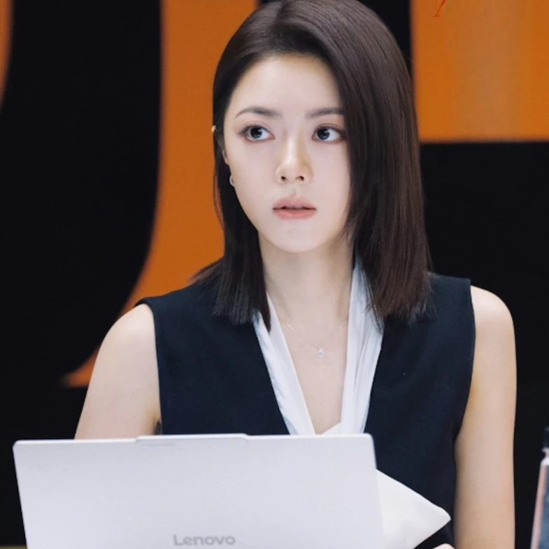 《無可替代》拆解3大職場女性困境！趙今麥硬闖潛規則，白冰揭中年生育危機