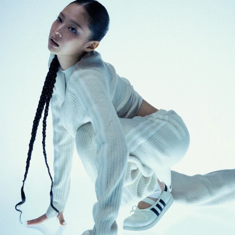 Jennie再掀「芭蕾舞鞋」流行！盤點8話題款：韓韶禧同款2000有找
