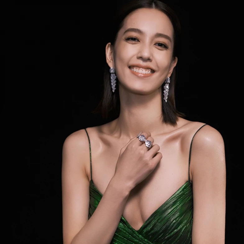 陳庭妮紅毯造型回顧：金鐘主持人紅毯穿什麼？｜金鐘61