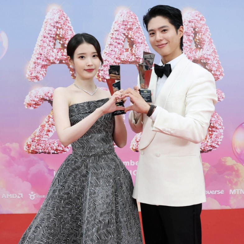 Netflix宣佈併購華納兄弟探索、AAA亞洲明星盛典高雄圓滿落幕｜娛樂一週大事