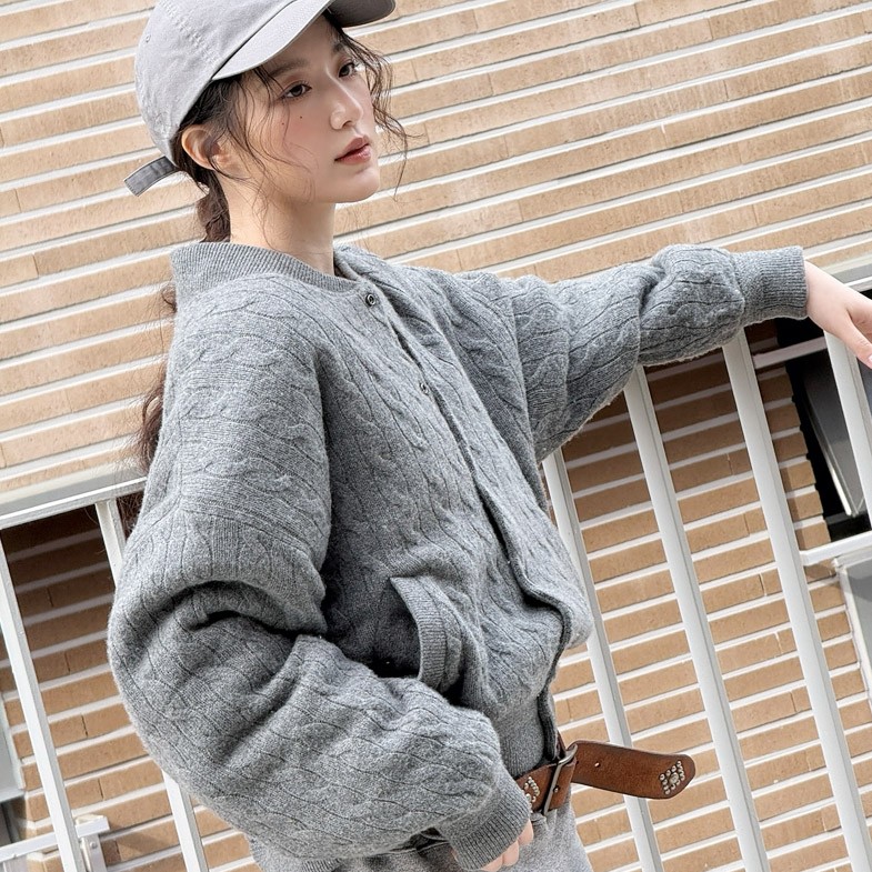 舒華冬季穿搭3招：台灣人普遍「超難駕馭的羽絨衣」竟可這樣穿！