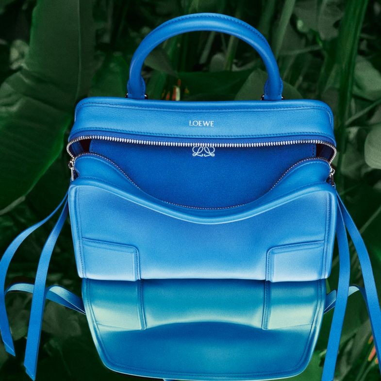 Loewe Amazona 180包款回歸！4設計亮點：全新柔軟包身、開放式結構更時髦