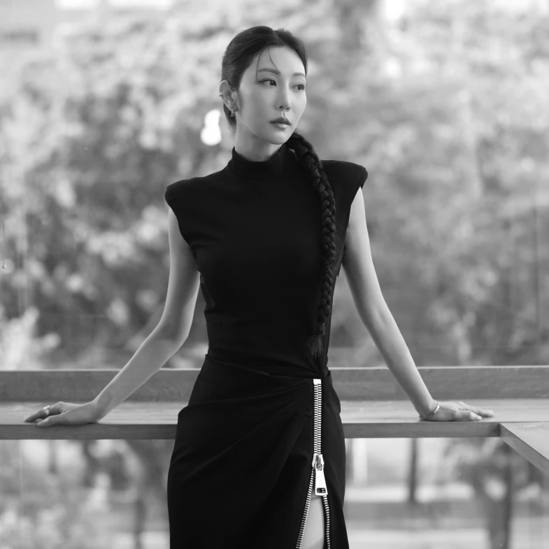 專訪｜從八點檔女神到影展大使！金鐘女配曾莞婷：想成為「安靜到看不懂的女人」