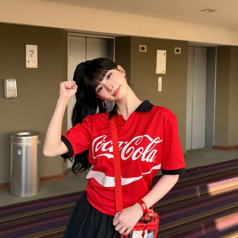 2026世界盃球衣穿搭推薦！不只能配牛仔褲，Karina、LISA示範4種時髦足球風