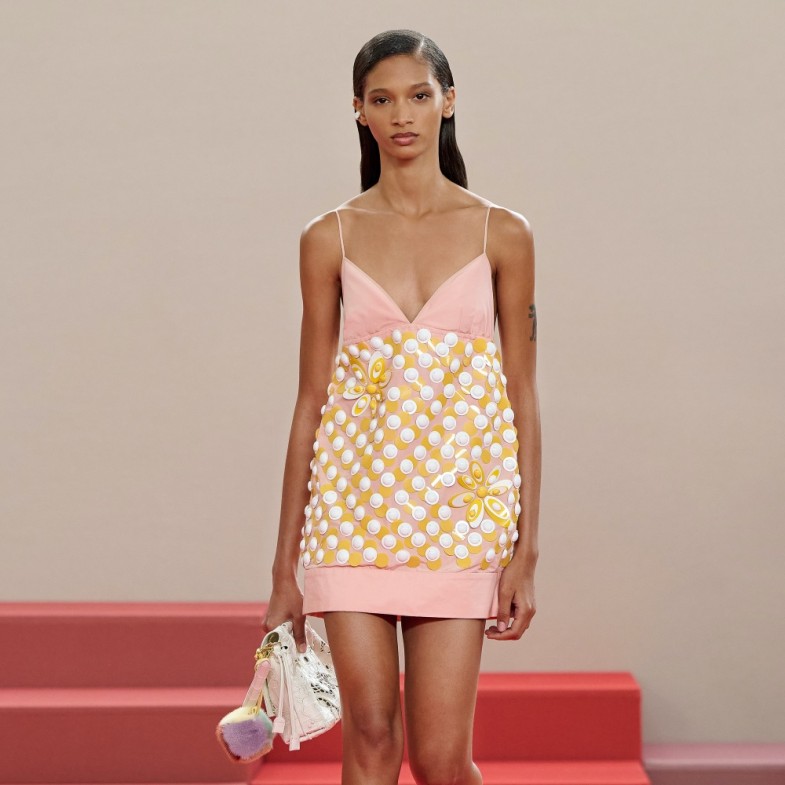Fendi 2026春夏大秀5大重點解析：蘋果御用設計師操刀秀場，ITZY Yuna現身引起騷動！