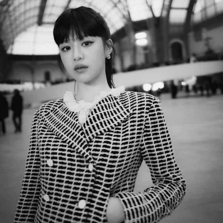 《愛情怎麼翻譯？》登Netflix冠軍，關於高允貞7件事：被封「最美整形範本」、「新一代人間香奈兒」！