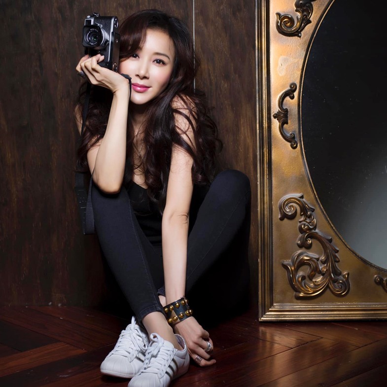 蕭薔58歲減齡穿搭4招：逆天長腿、水蛇细腰全靠「這些單品」修飾