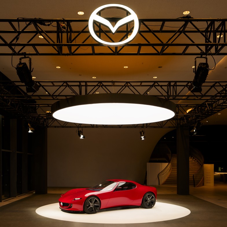 MAZDA ICONIC SP 概念跑車首登臺中！前進臺中國家歌劇院共譜未來駕馭美學，巡展時間、地點一次看