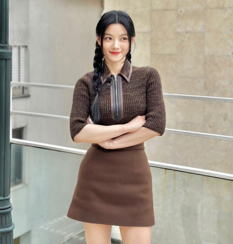 《親愛的X》金裕貞穿搭4招：單品重複穿、長靴修腿、小配件點綴