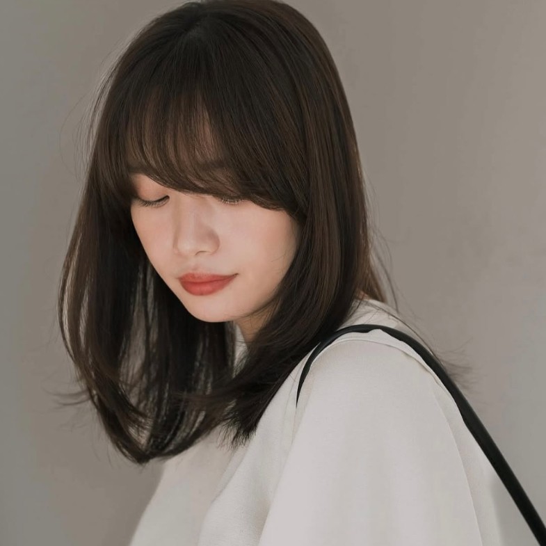 2026深棕色髮型推薦16款！水波捲、鮑伯、木馬捲日韓系顯白造型攻略
