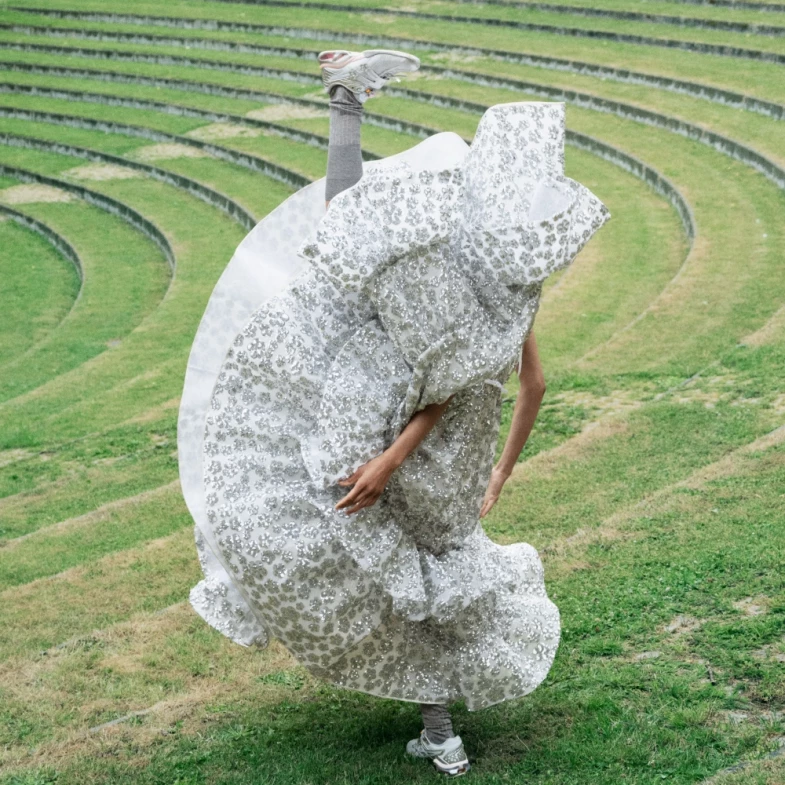 亞瑟士聯名「小花球鞋」Theards上爆紅，官方開賣時間在「這時」！