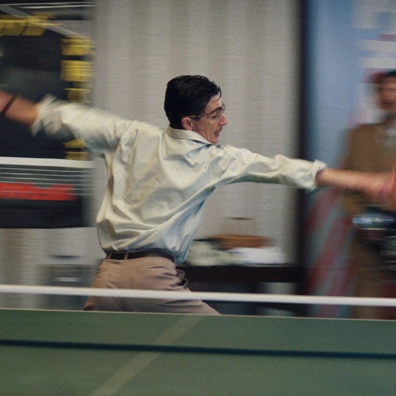 提摩西夏勒梅《橫衝直闖》奪首座金球影帝！回顧從甜茶變普洱茶的黑化之旅