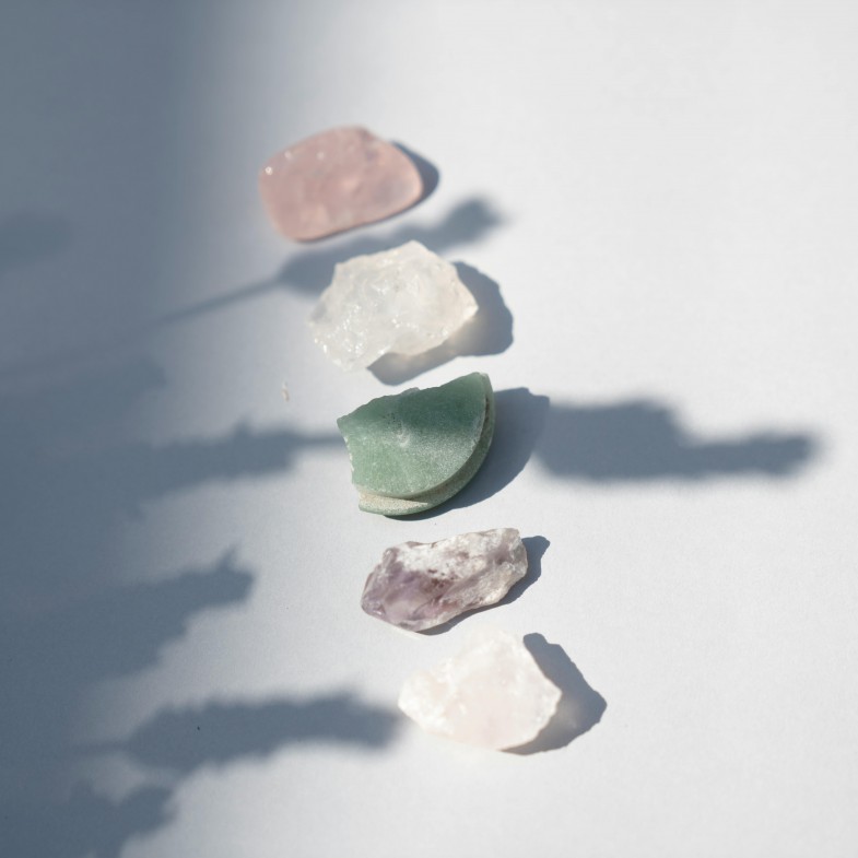 新年開運水晶顏色、擺法一篇看！「這方位」招桃花，招財要選「這顏色」