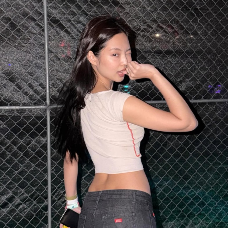 Jennie、許路兒、Giselle都在穿！2026「短版T恤」10平價單品推薦