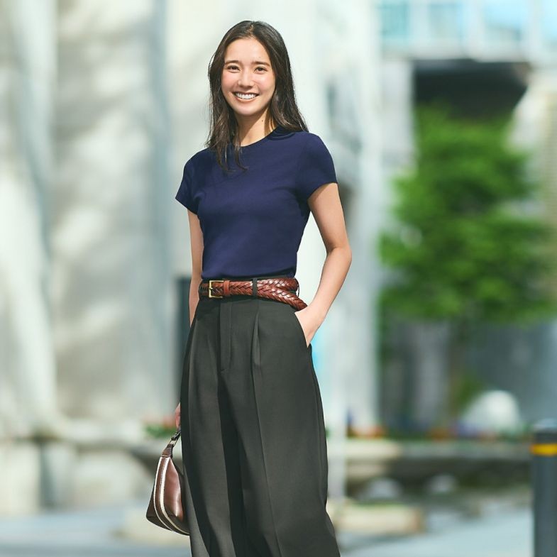 Uniqlo神T日本女生人手一件！「這樣穿」不挑身形又顯瘦