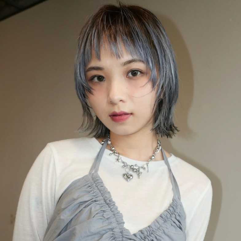2026灰色頭髮造型推薦15款！霧感淺灰、橄欖灰、灰粉顯白冷霧髮色一次看