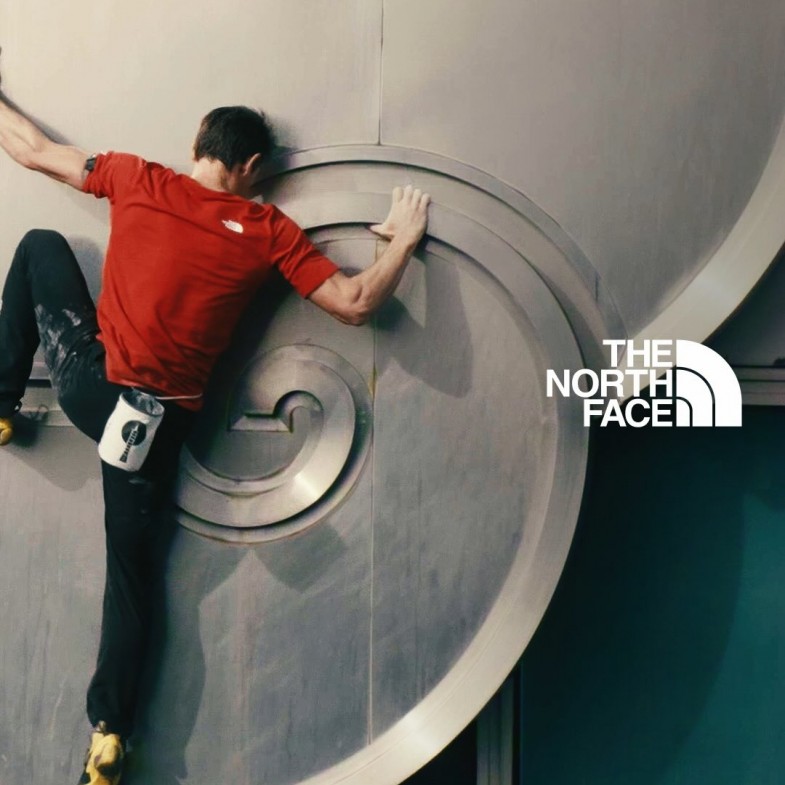 Alex攀台北101成The North Face廣告！自曝登頂不可怕，最害怕「這瞬間」