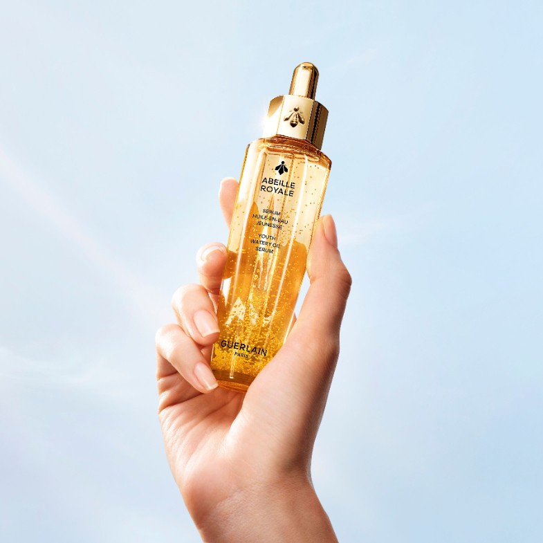 2025專櫃抗老精華推薦15款！資生堂、SK-II、雅詩蘭黛50歲保養必買清單