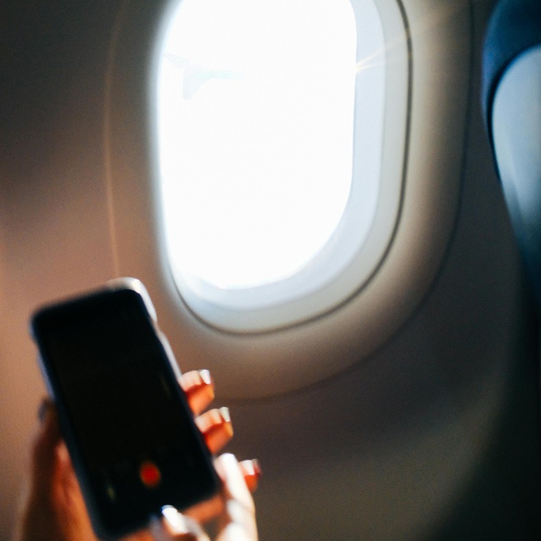 2026全球航空新規定！隨身行李只能帶2顆行動電源、AirPods不能托運