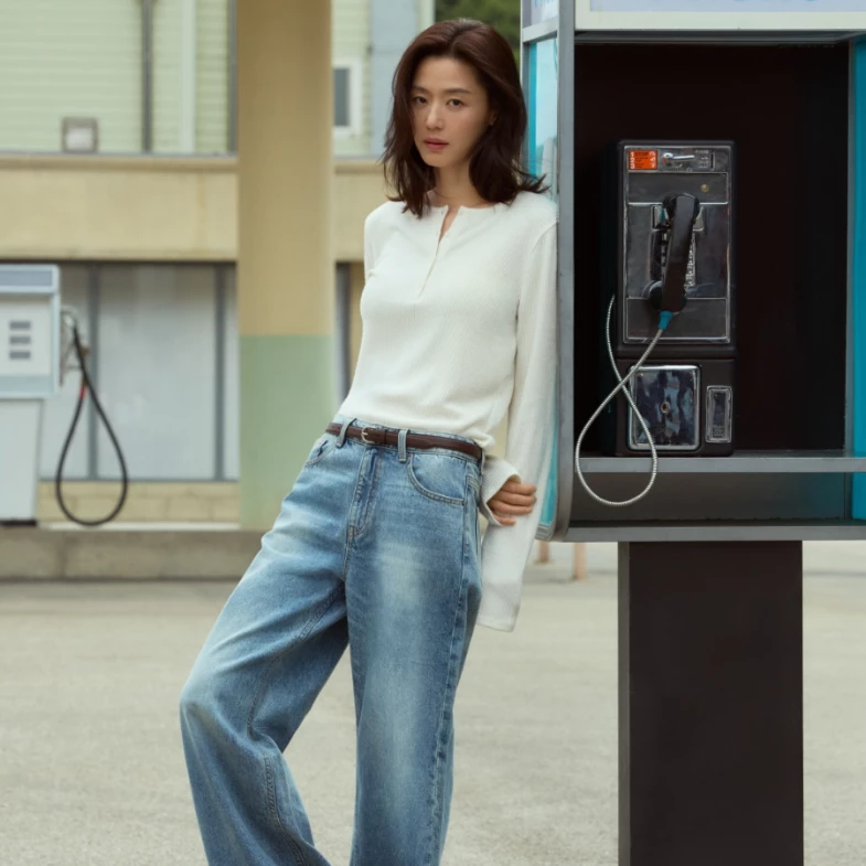 44歲全智賢減齡穿搭！7牛仔褲穿搭：這件同款出自「韓版Uniqlo」