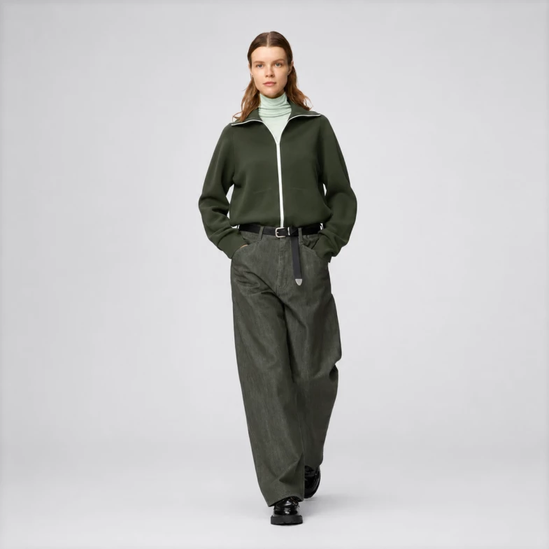 Uniqlo C 系列這條「顯瘦牛仔褲」網友狂推！橄欖綠配色精品感最強！