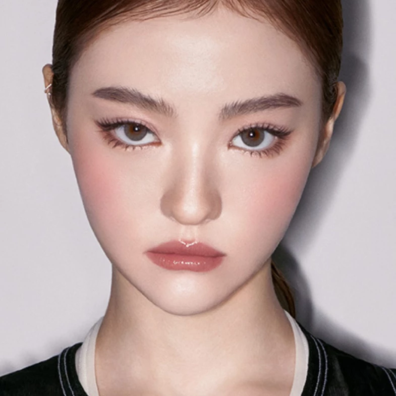 韓國女團妝怎麼畫？MEOVV御用彩妝師公開臥蠶、腮紅技巧